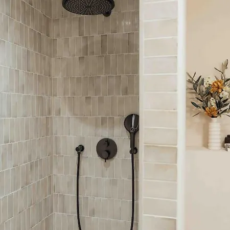 Clemonte - Your Reception-less Boutique Hideaway מלון